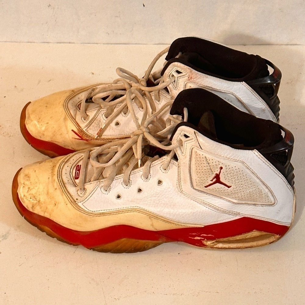 NIKE Vintage Air Jordan White Red Athletic Sneaker Basketball Shoes